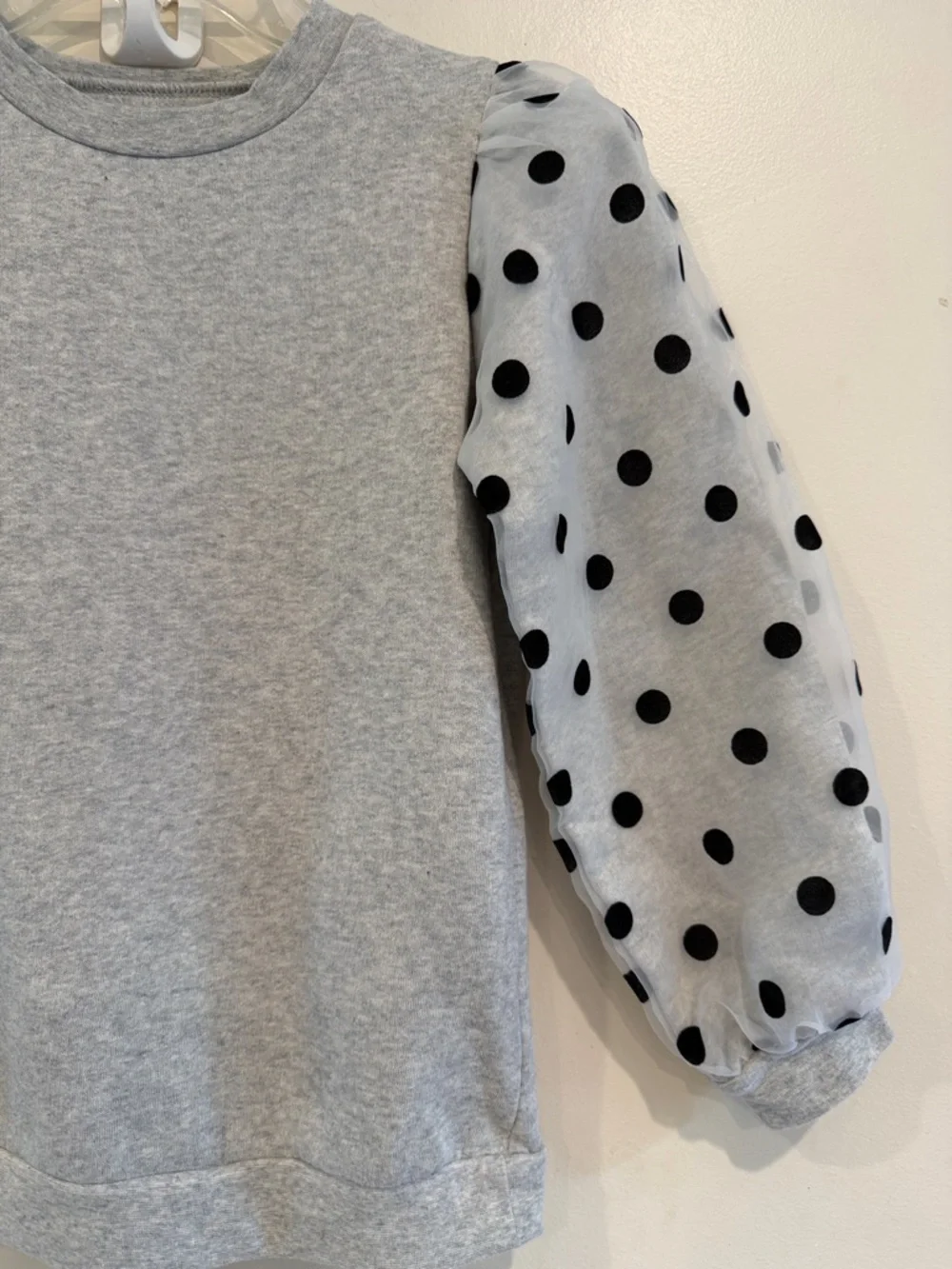 Tucker‎ + Tate Gray Sweatshirt with Black Polka Dot Puff Tulle Sleeves Size 7